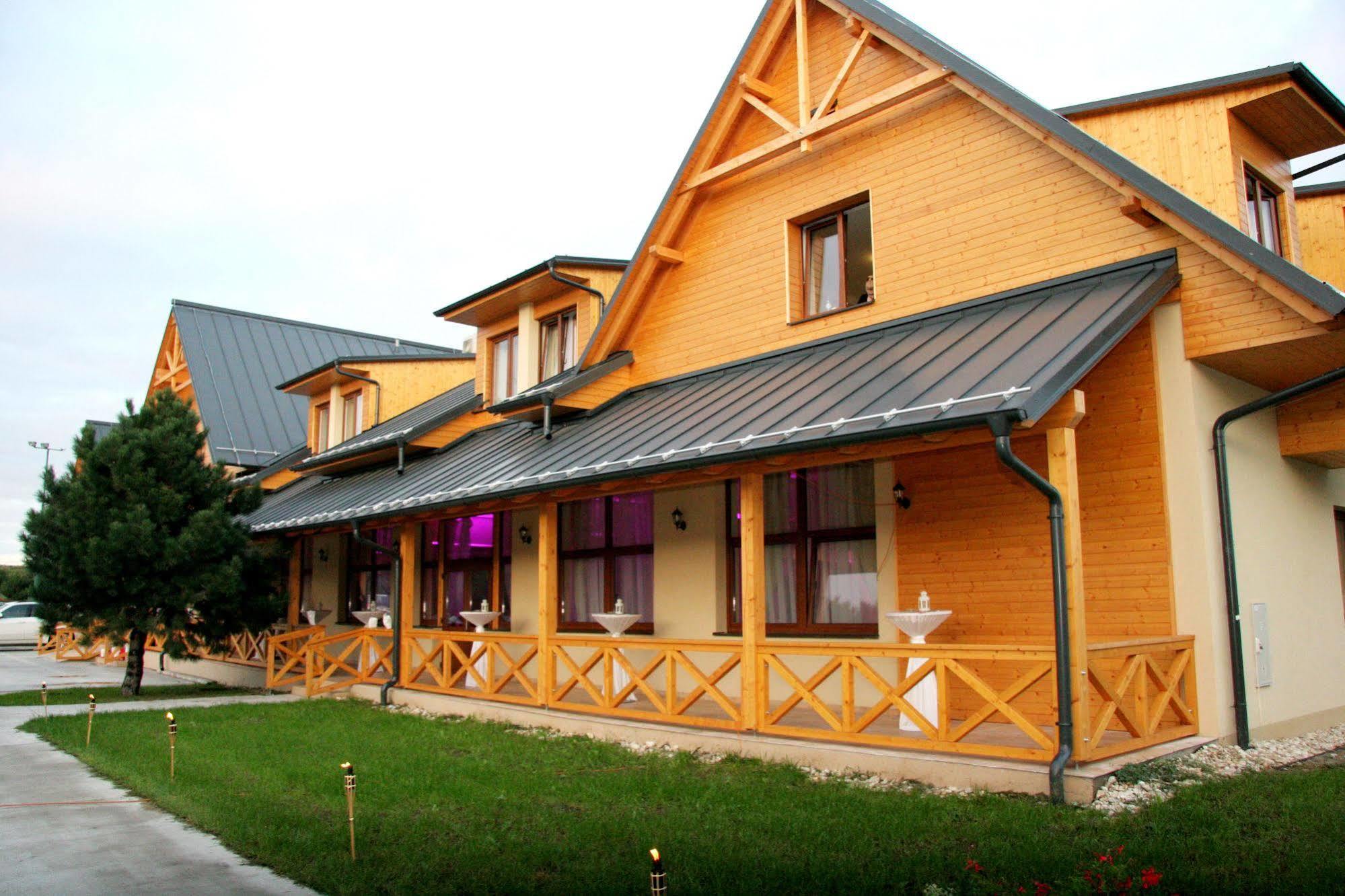 Rozalka Hotel 3*